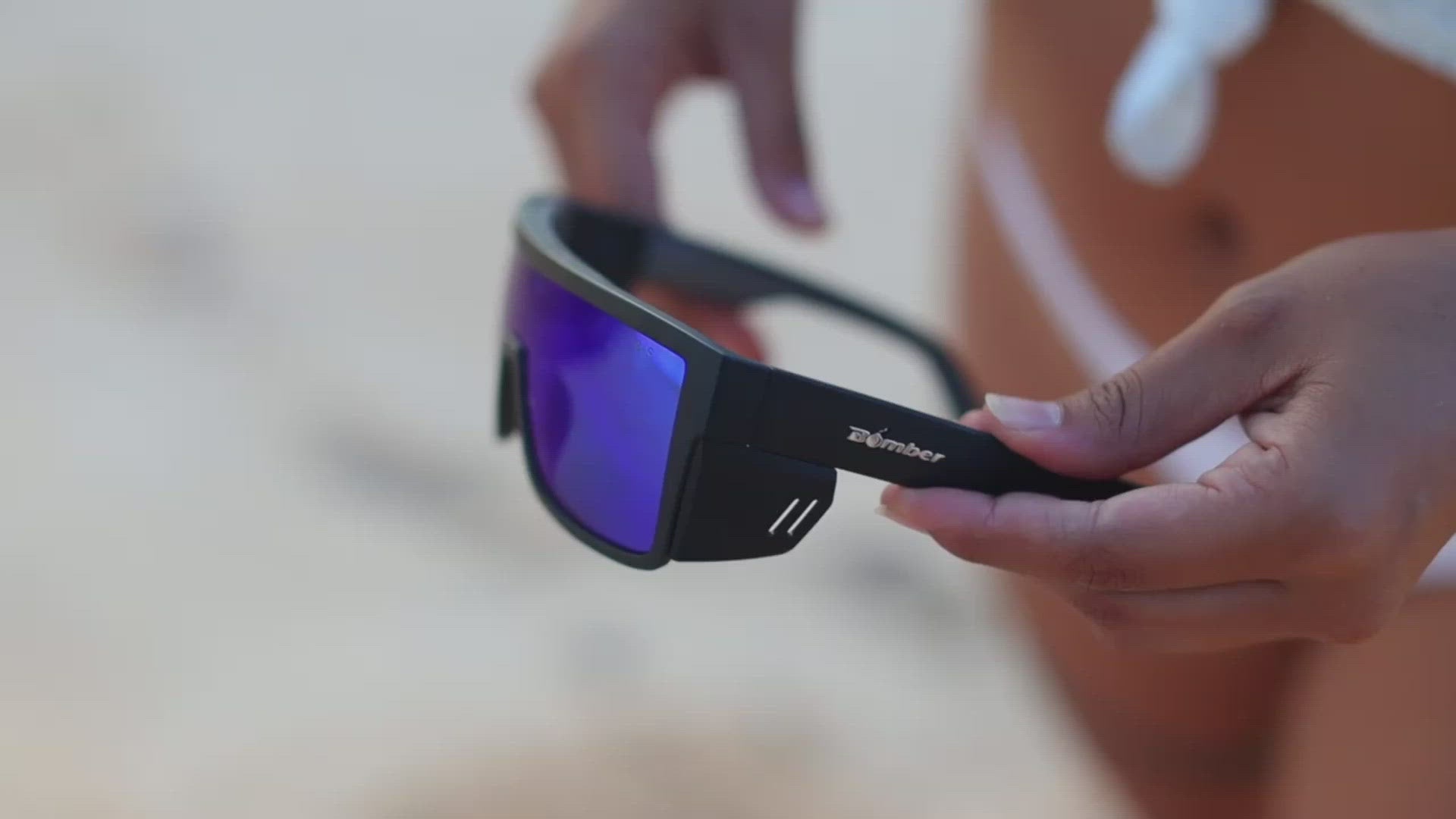 Futuristic Visor Sunglasses with Silver Reflective Lenses Futuristic Visor Sunglasses with Silver Reflective Lenses